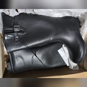 Black Boots